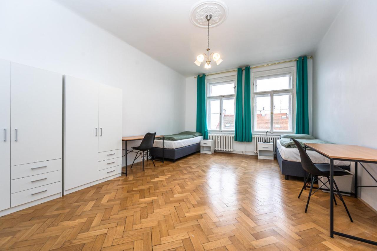 Apartments Safarikova 18 Praga Esterno foto