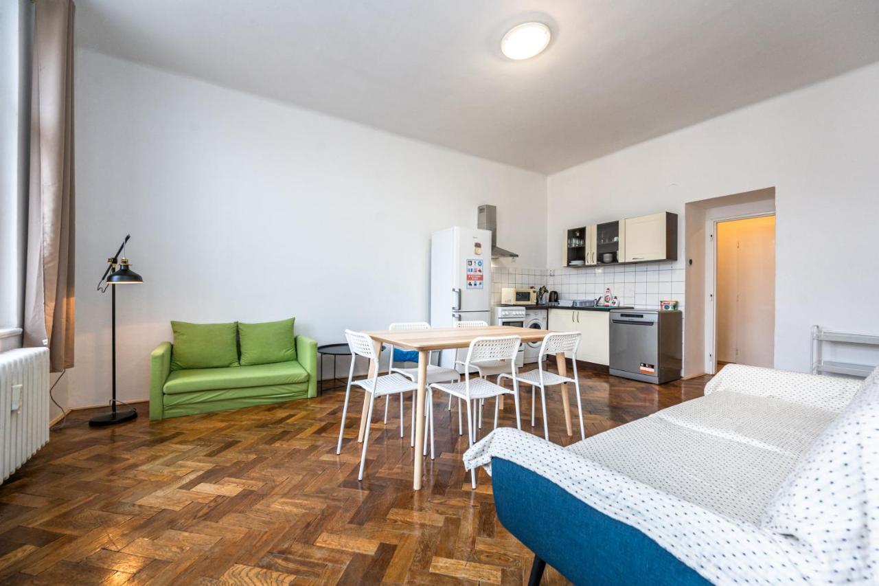 Apartments Safarikova 18 Praga Esterno foto