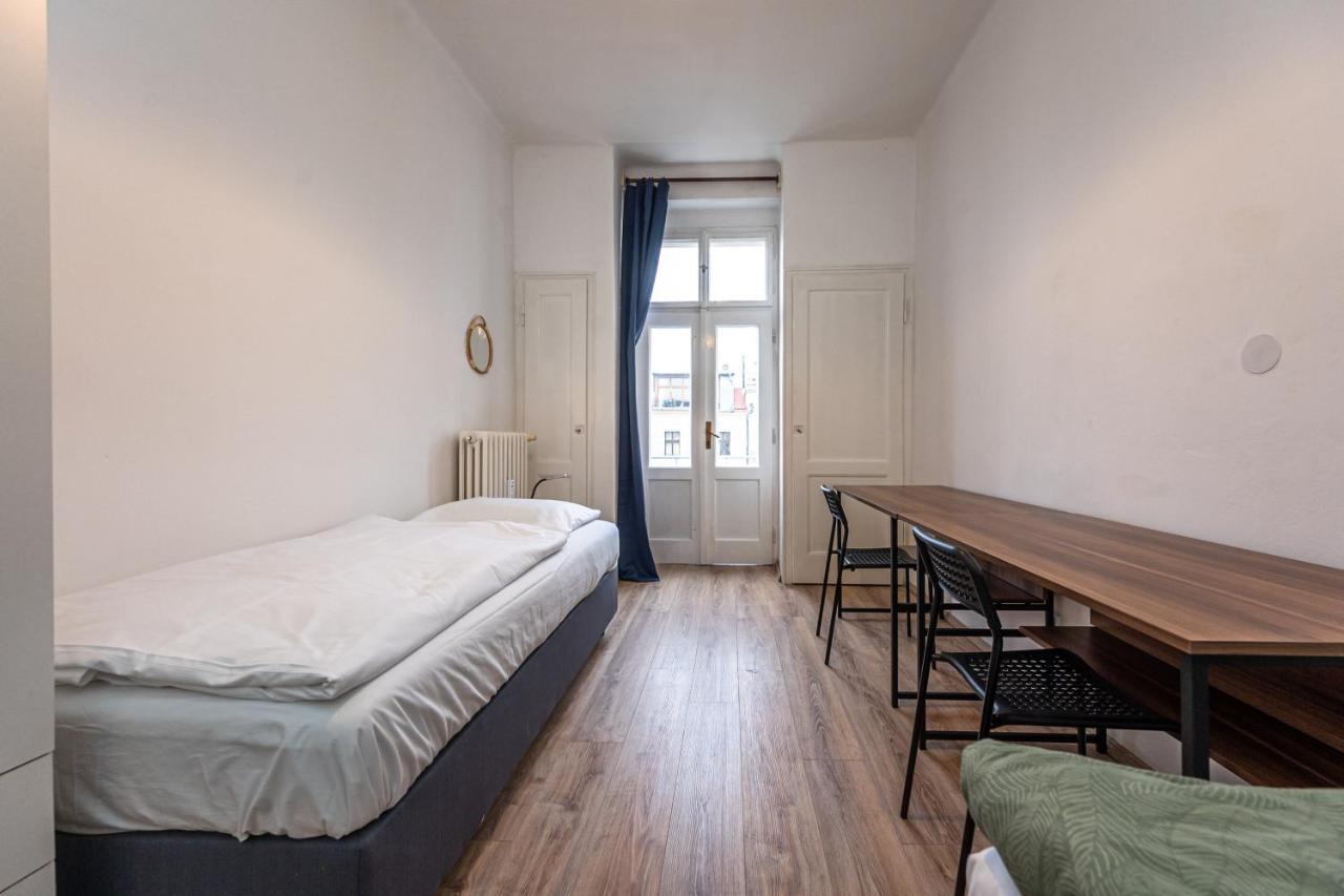 Apartments Safarikova 18 Praga Esterno foto